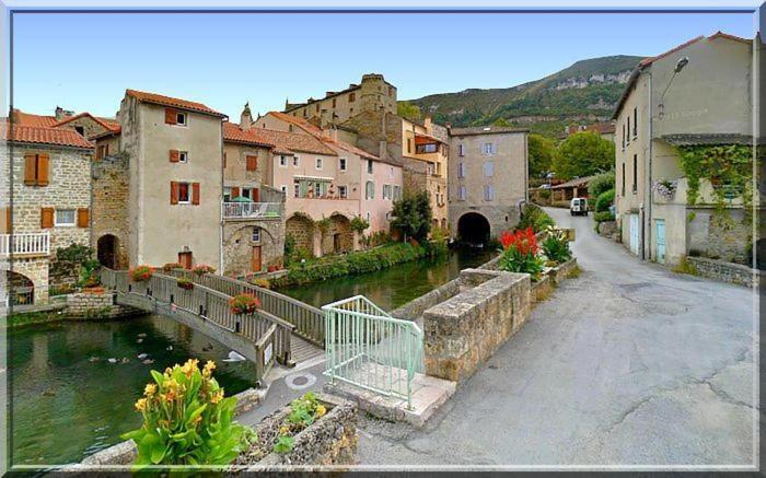 Chambre d hôtes indépendante dans village médiéval Creissels Exterior foto