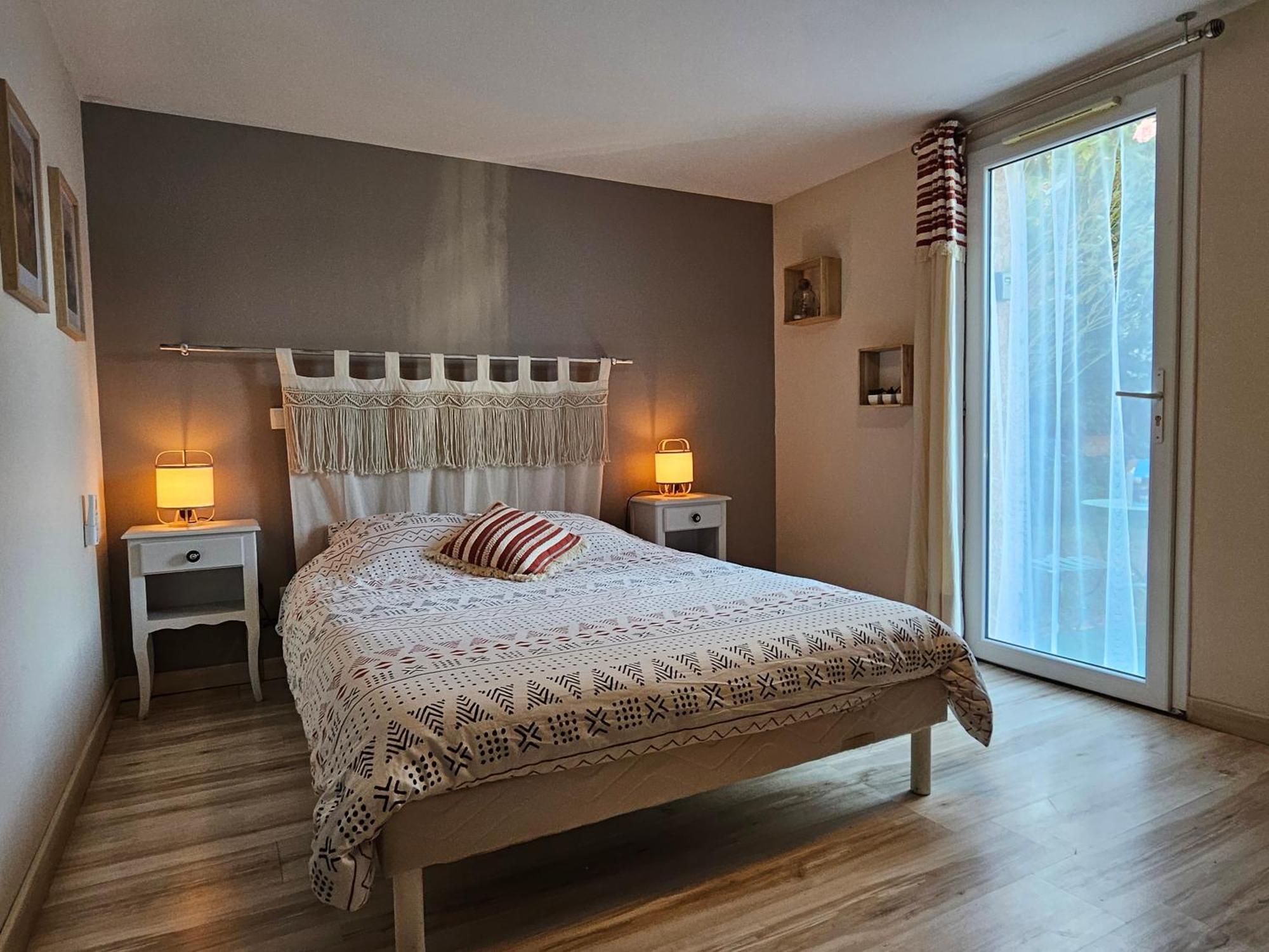 Chambre d hôtes indépendante dans village médiéval Creissels Exterior foto